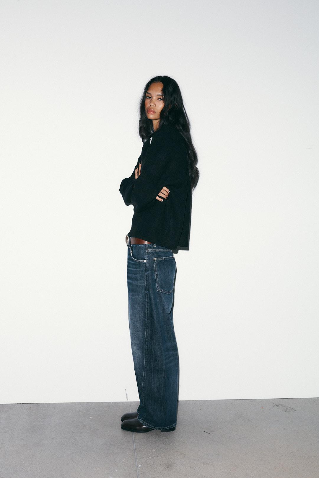 PLAIN KNIT V-NECK JUMPER